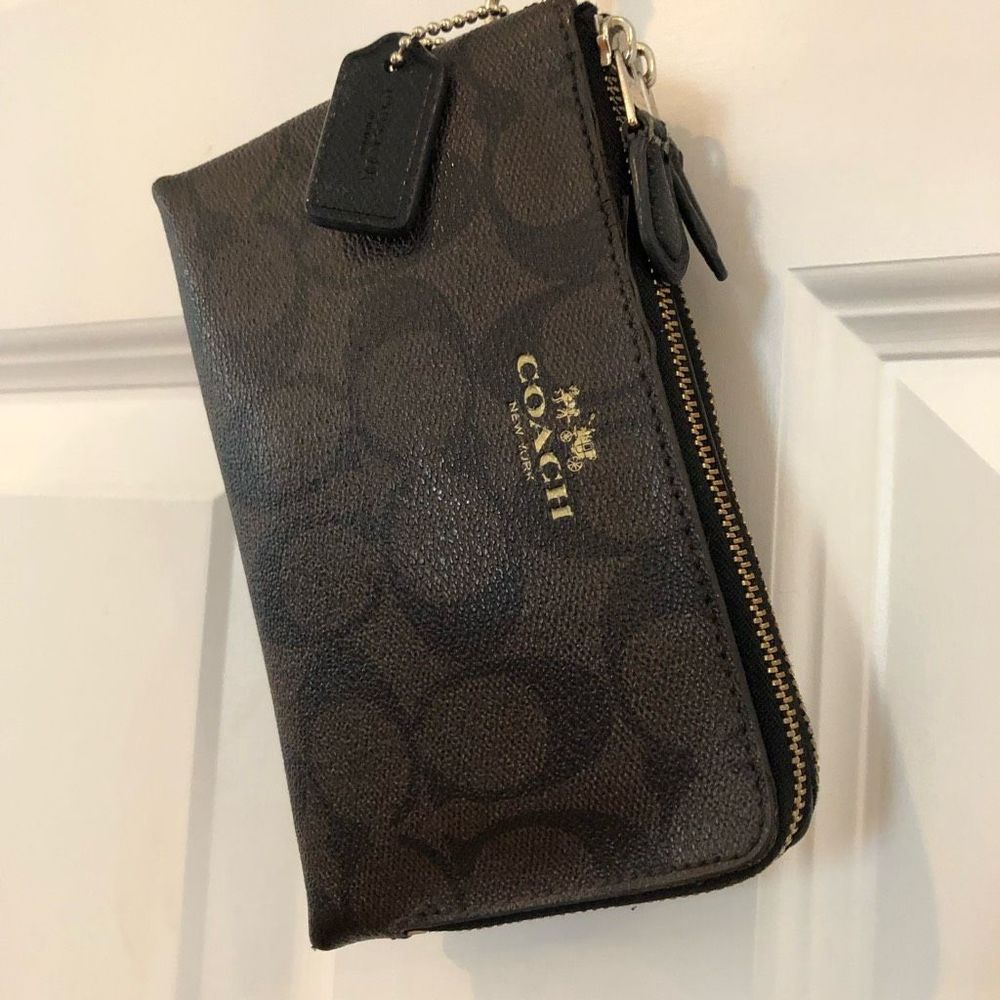 COACH - Signature Corner/Double Zip Wristlet Brown/Black Covered Canvas. PERFECT - Picture 13 of 16